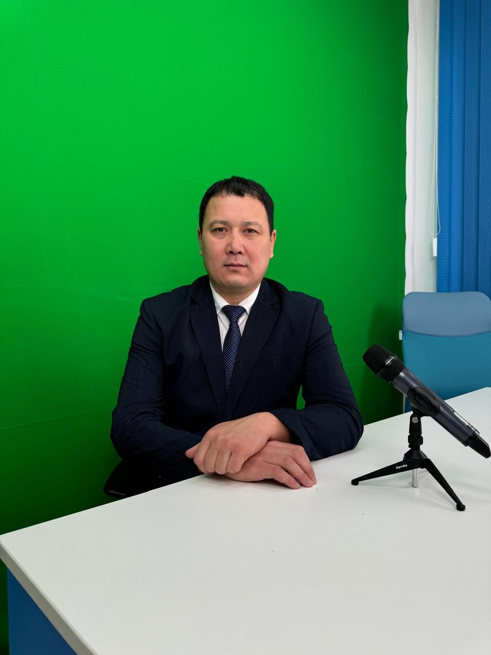 Директордың тәрбие ісі-жөніндегі орынбасары