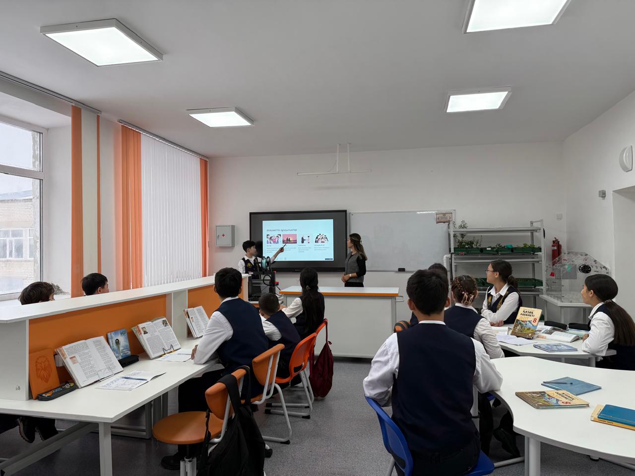 АКЦИЯ АЯСЫНДА ӨТКЕН СЫНЫП САҒАТЫ  8 «Б» сынып