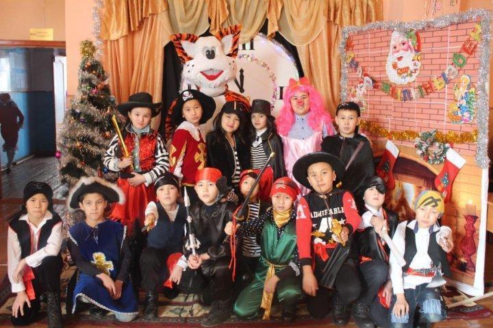 Мектебімізде Жаңа Жыл шыршасы болып өтті