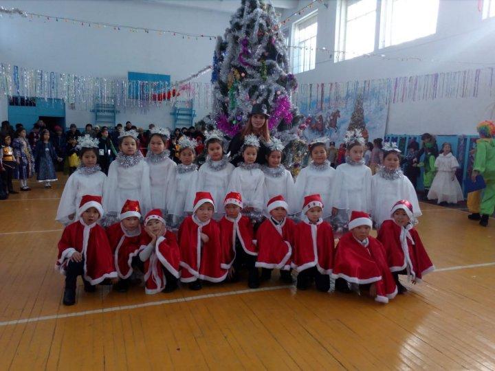 Мектебімізде Жаңа Жыл шыршасы болып өтті
