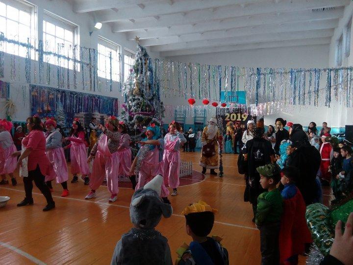 Мектебімізде Жаңа Жыл шыршасы болып өтті