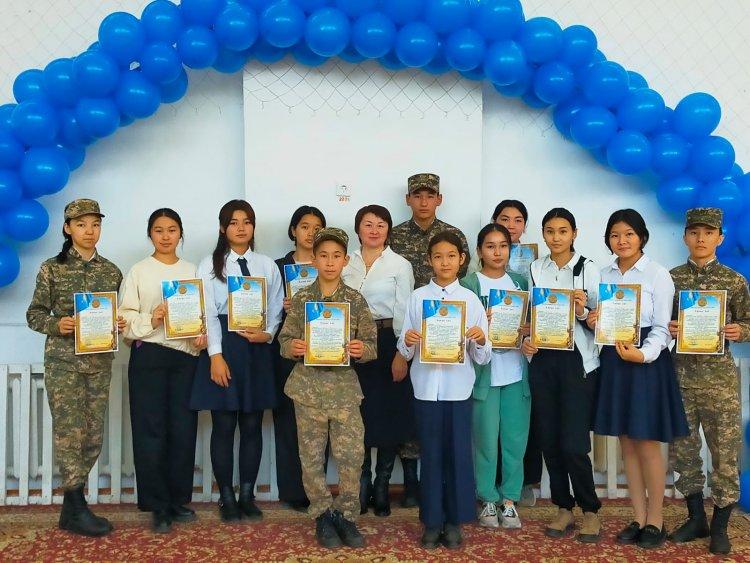 Ұлттық мереке қарсаңында салтанатты тізіліс болып өтті...