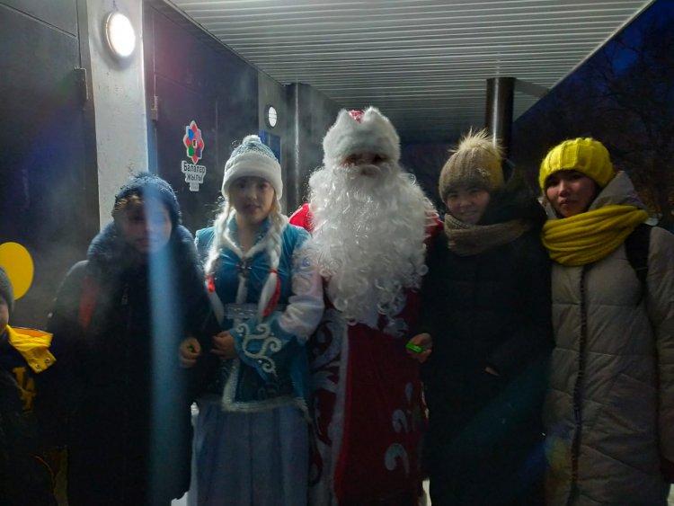 Құттықтауымен Аяз Ата және Ақша қар келді!