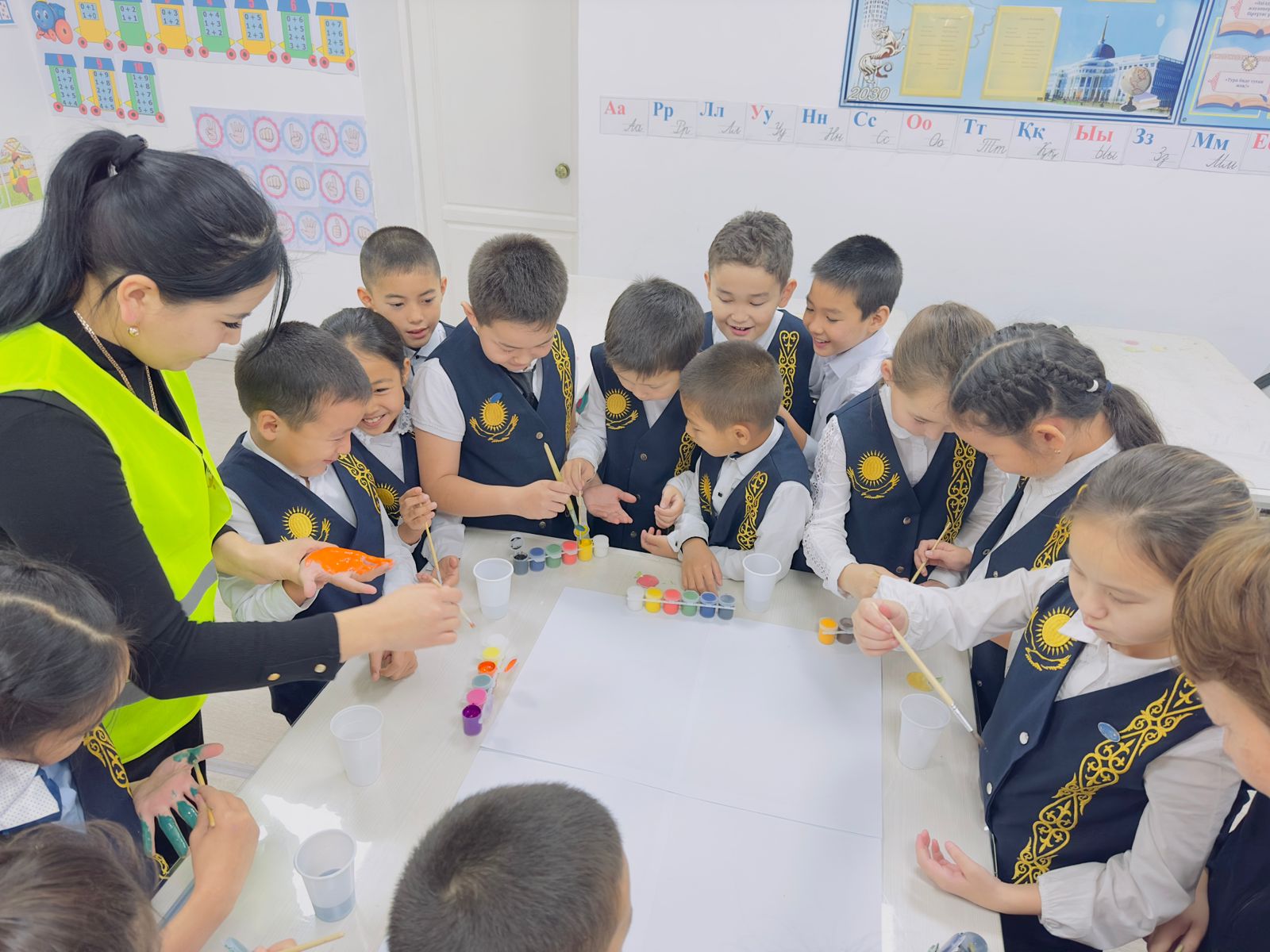 "DosbolLIKE" акциясы аясында  3 "Ә" сынып оқушыларымен тәрбие сағатын өткізді.